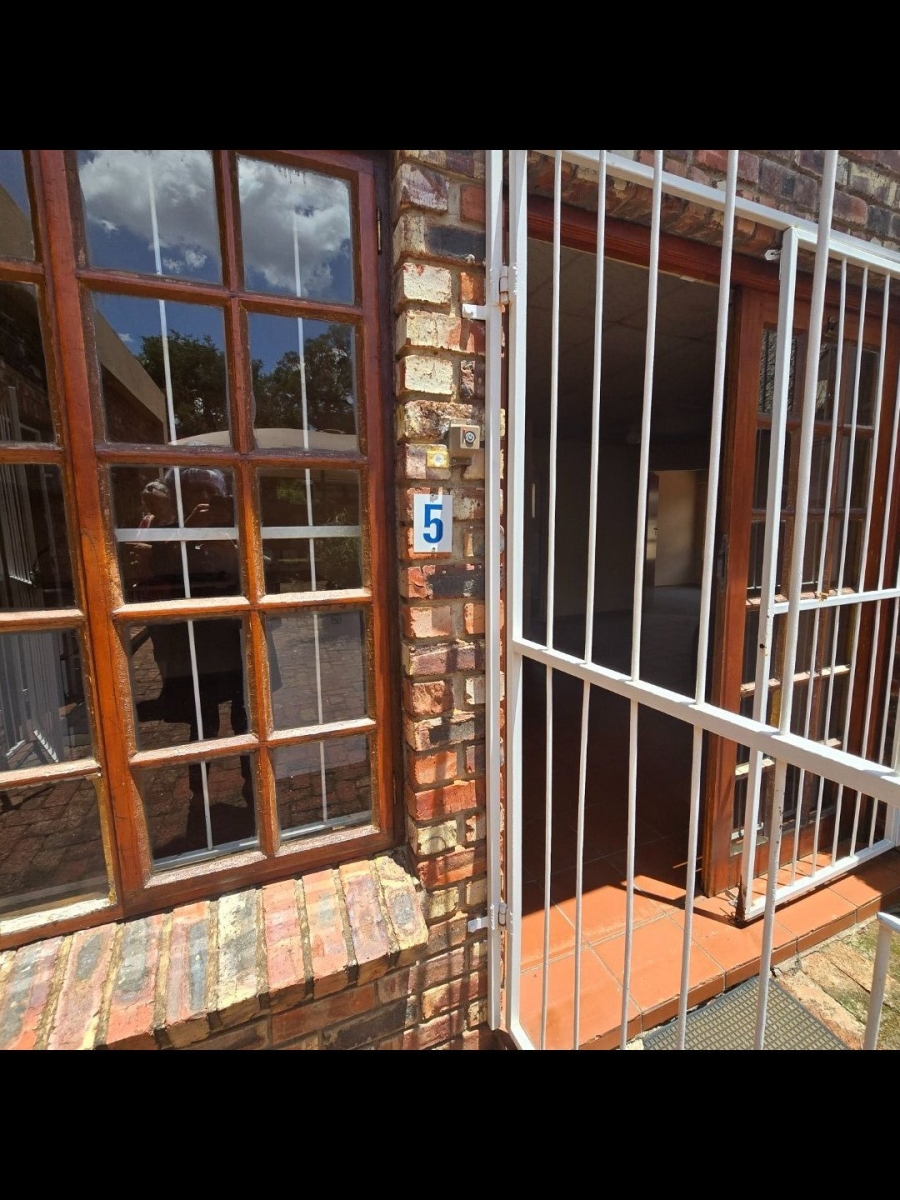 13 Bedroom Property for Sale in Universitas Free State